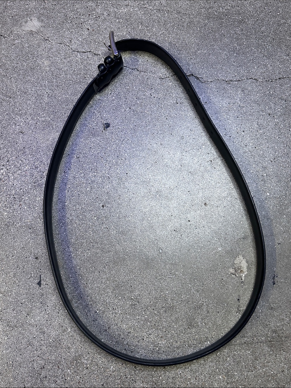 Classic Black Leather Men's Belt - Picture 6 of 9